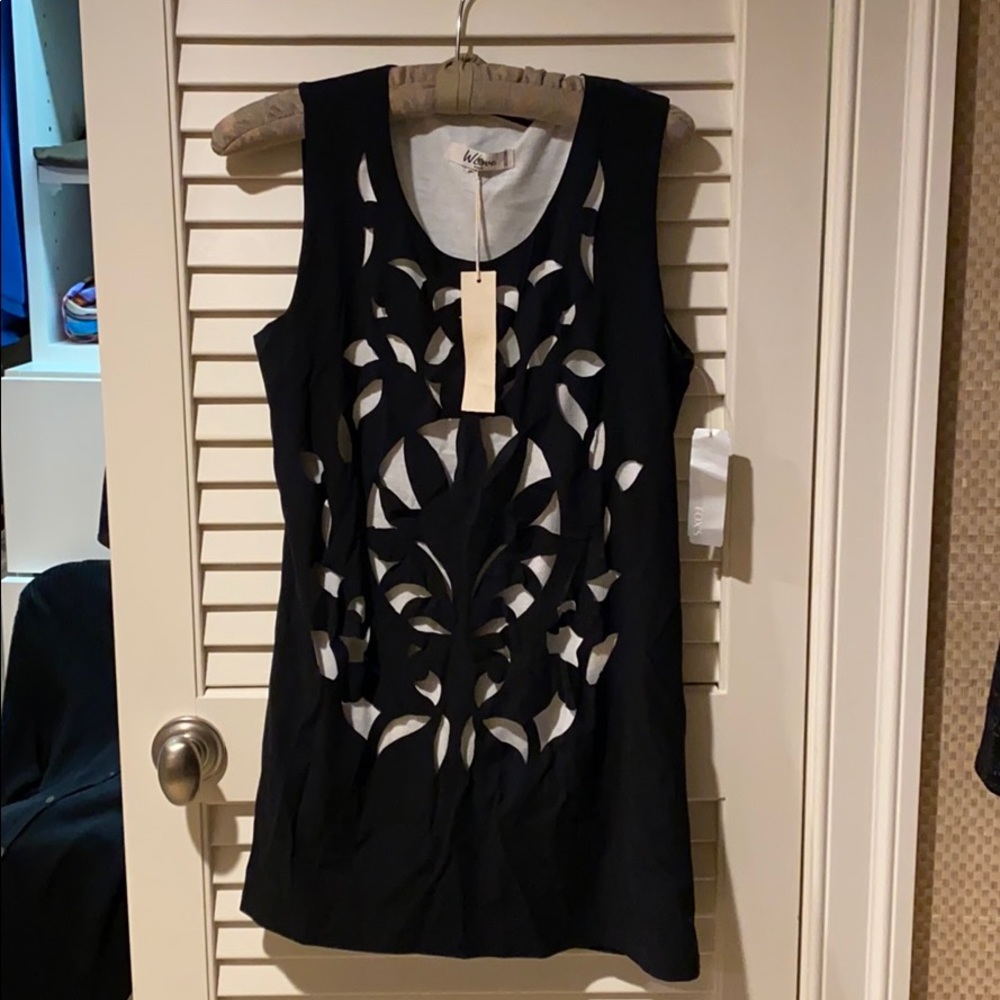 Black and white sleeveless tunic